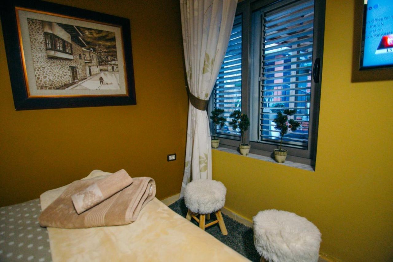 Villa Elezi Korce Exterior foto